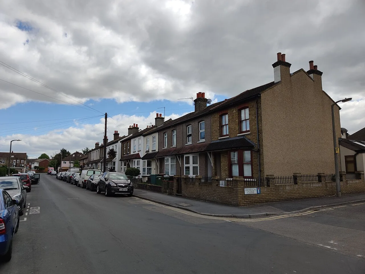 Bay-fronted terraces on Frederick Road, Cheam